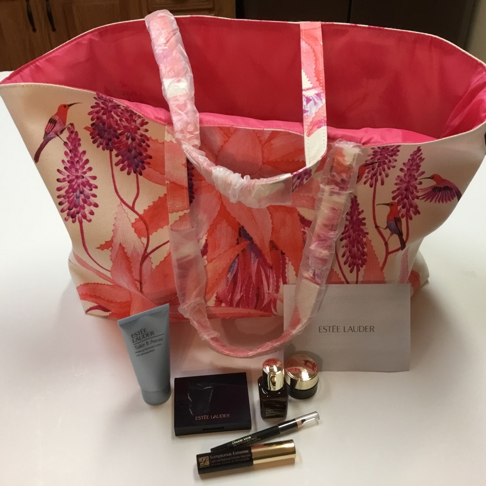 Estée Lauder Summer Tote & Make Up